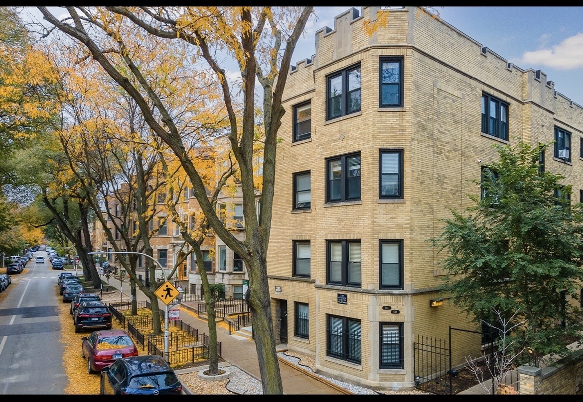 646 W Roscoe Street #GDN, Chicago, IL