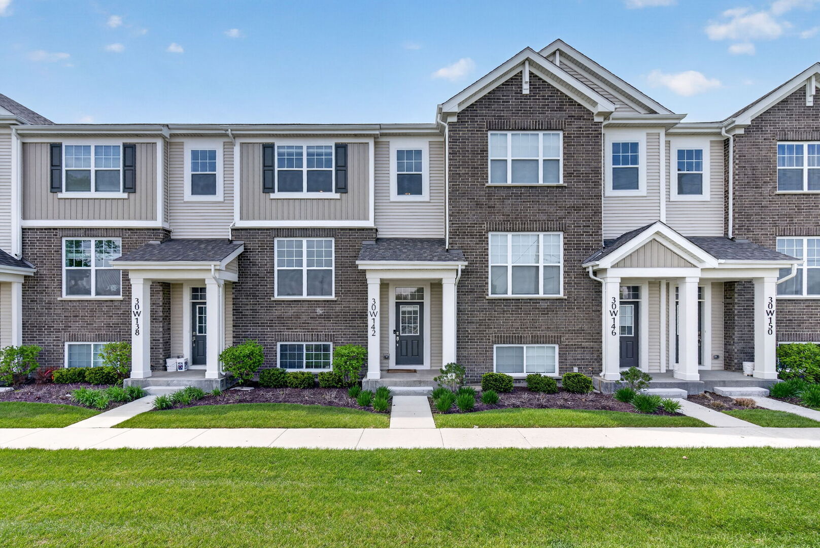 30W142 Wheeler Circle, Warrenville, IL