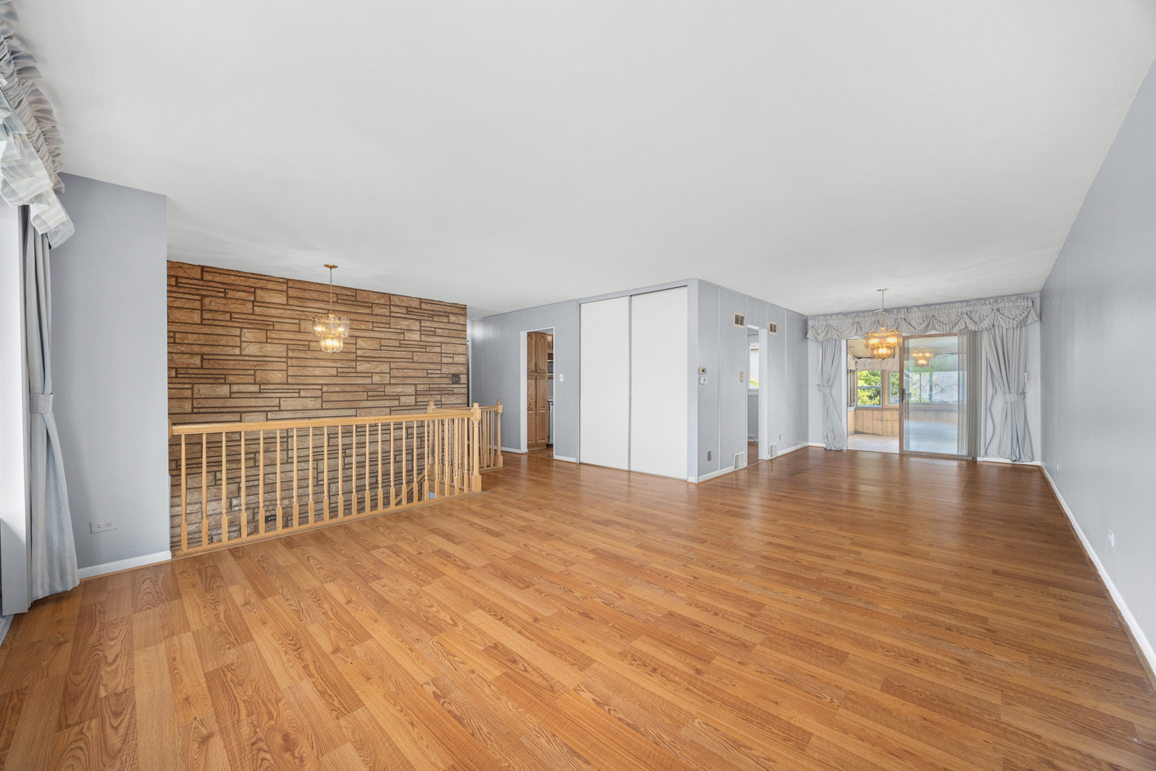 1410 W Jo Ann Lane, Addison, IL