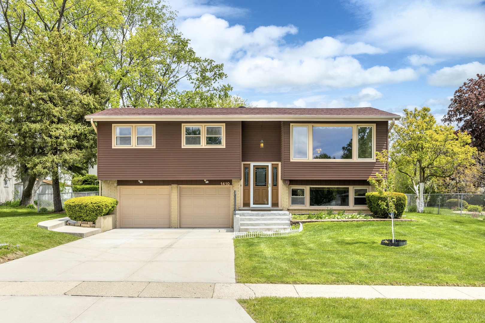 1410 W Jo Ann Lane, Addison, IL