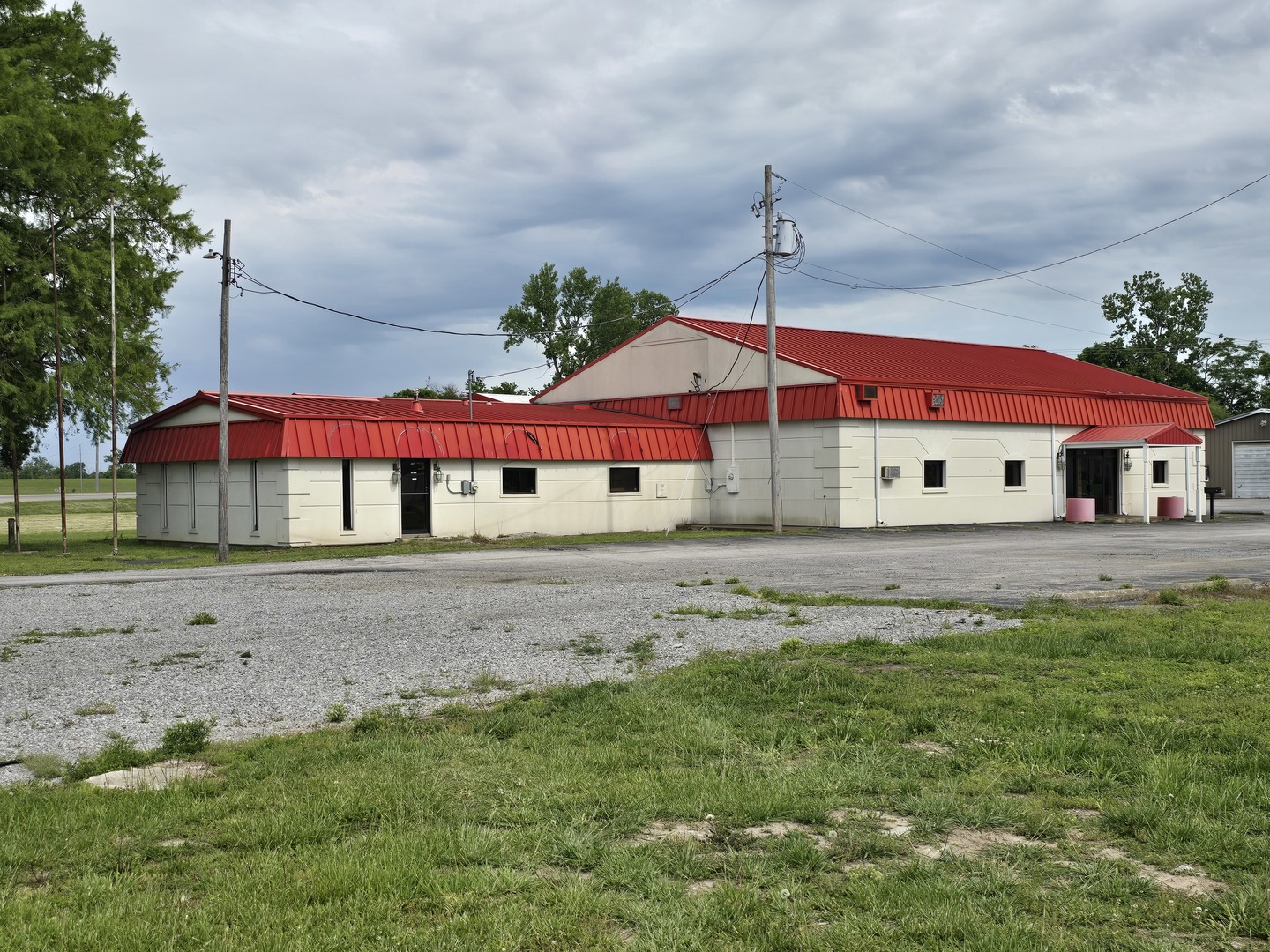 404 N COMMERCIAL Street, Harrisburg, IL