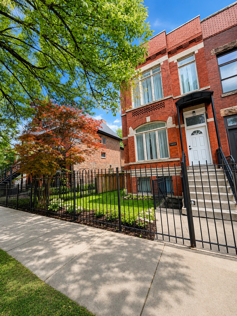 835 S Claremont Avenue, Chicago, IL