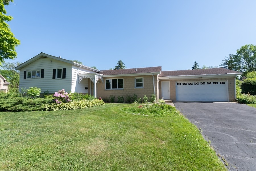 1322 Brook Lane, Glenview, IL