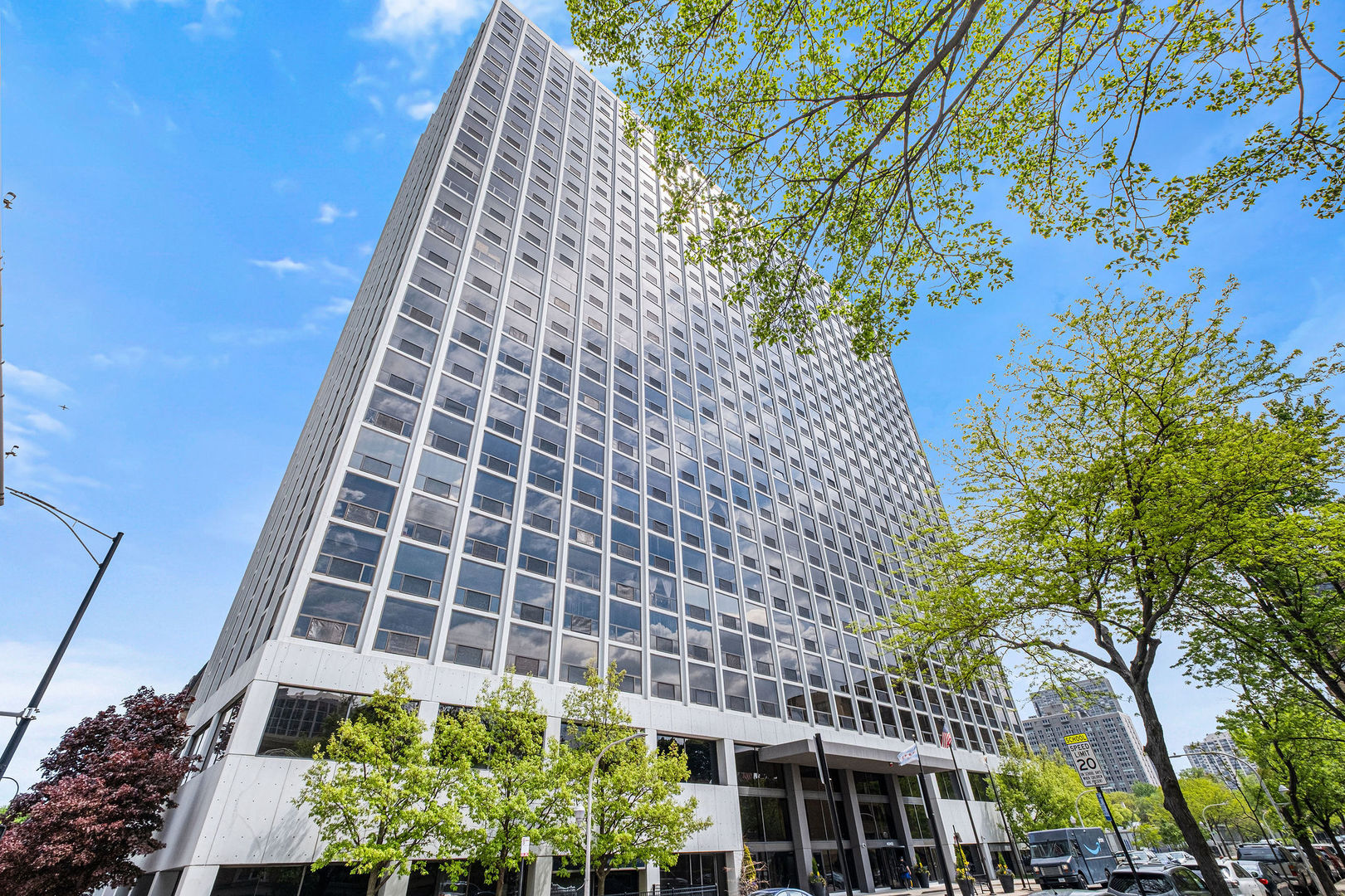 4343 N Clarendon Avenue #817, Chicago, IL