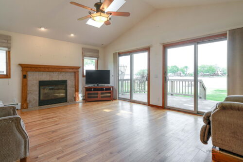 4226 N Riverdale Drive, McHenry, IL