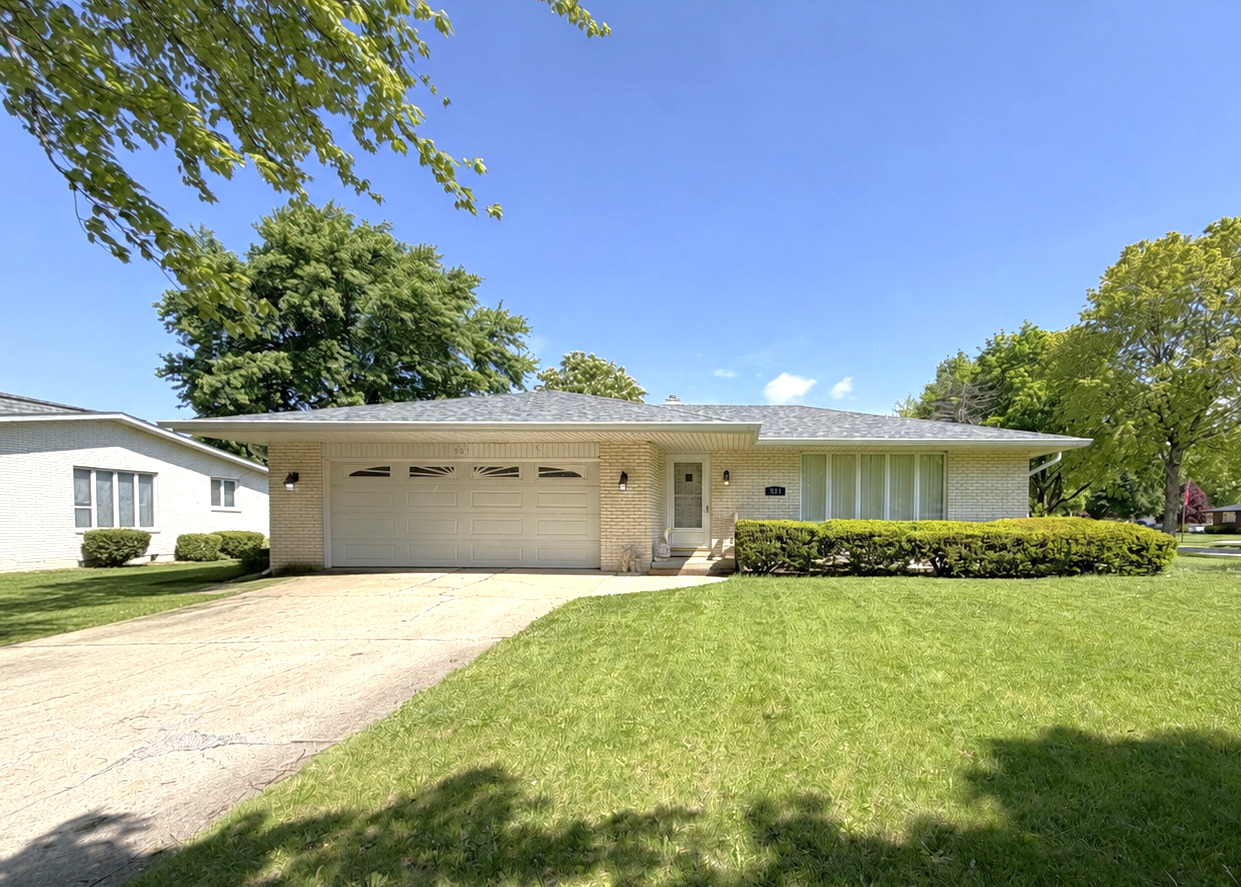 901 Lark Street, Peotone, IL