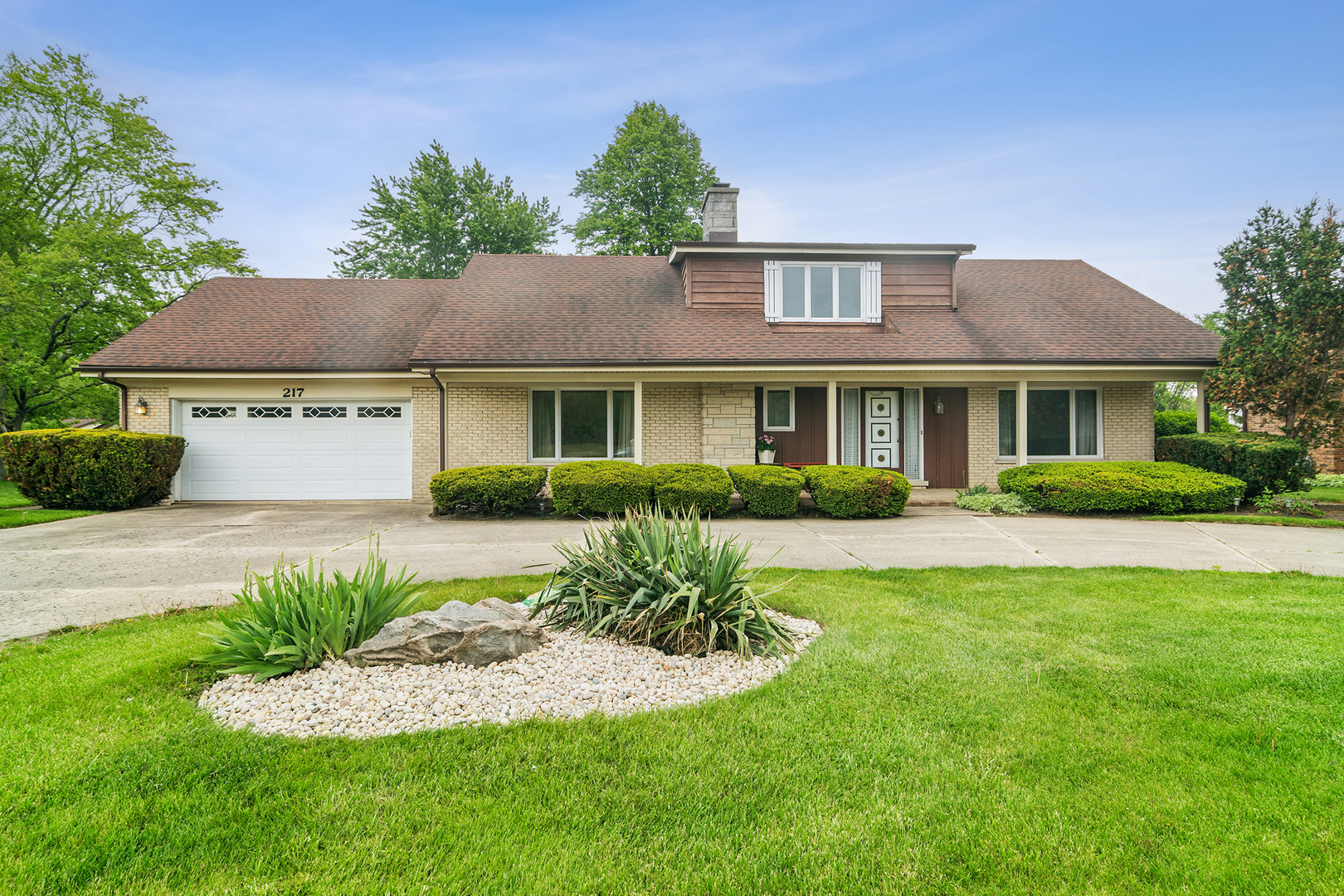 217 S Arlington Heights Road, Elk Grove Village, IL