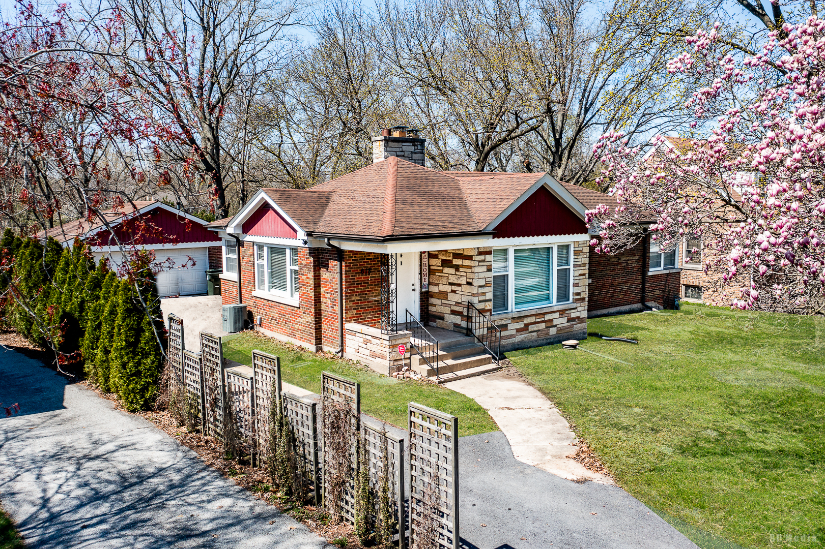 618 Dundee Avenue, Flossmoor, IL