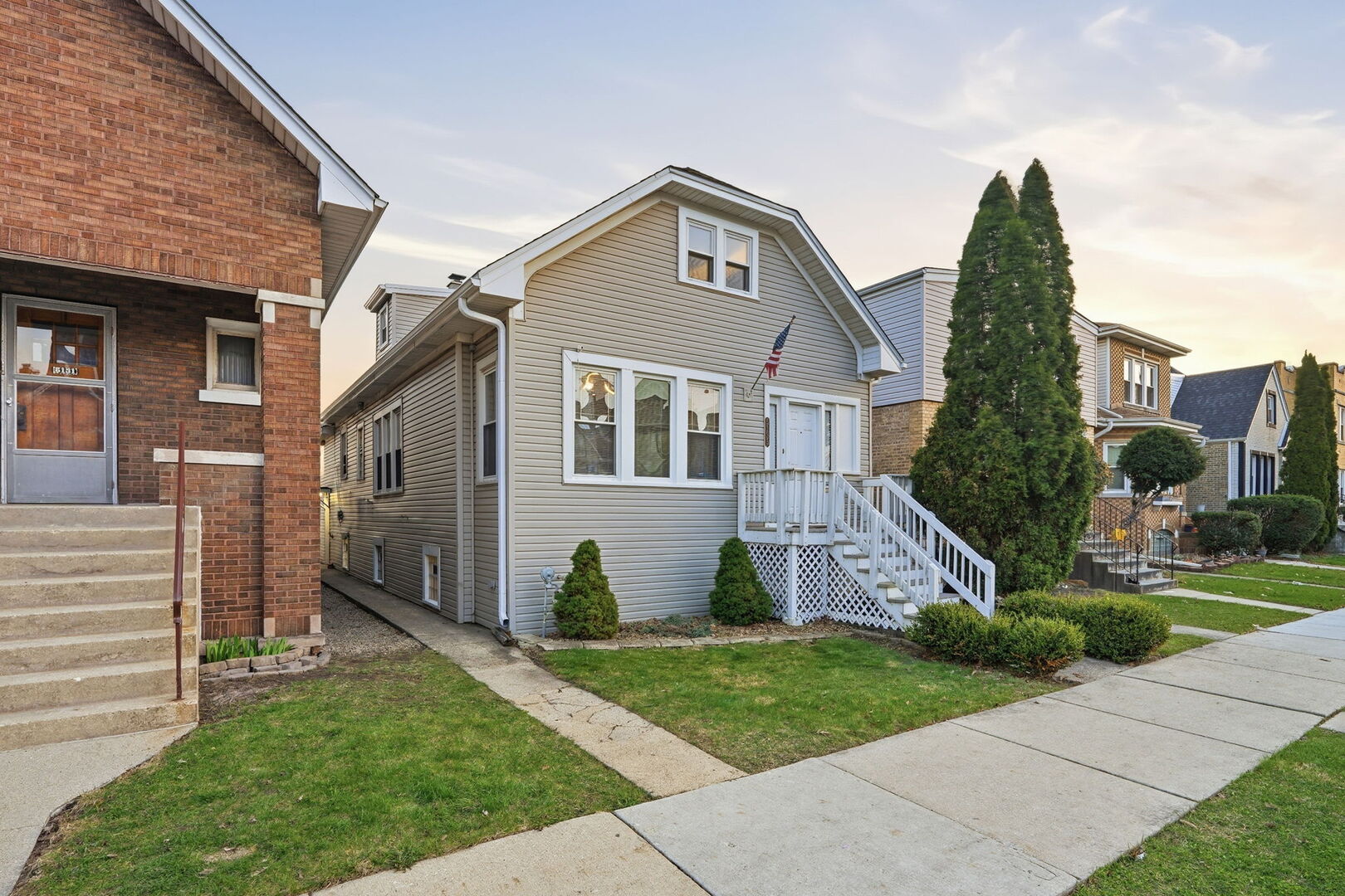 5135 W Melrose Street, Chicago, IL