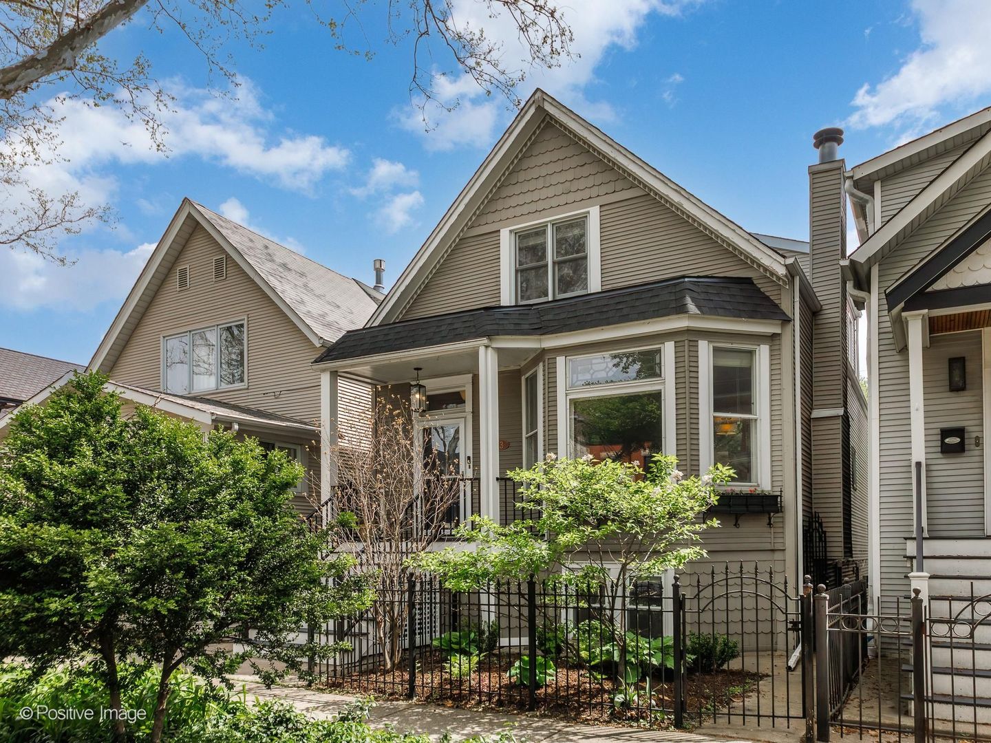3813 N Hermitage Avenue, Chicago, IL