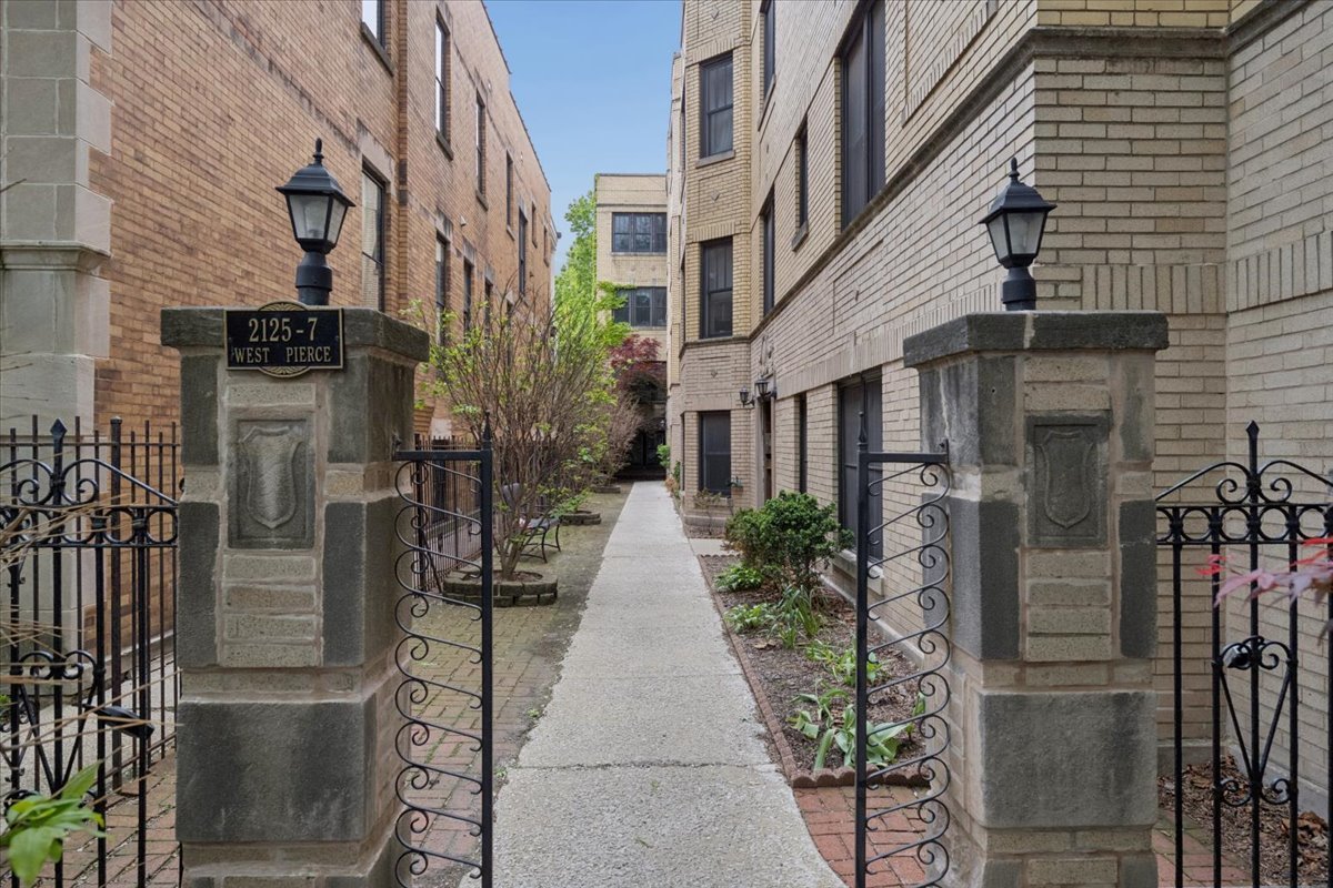 2125 W Pierce Avenue #1B, Chicago, IL
