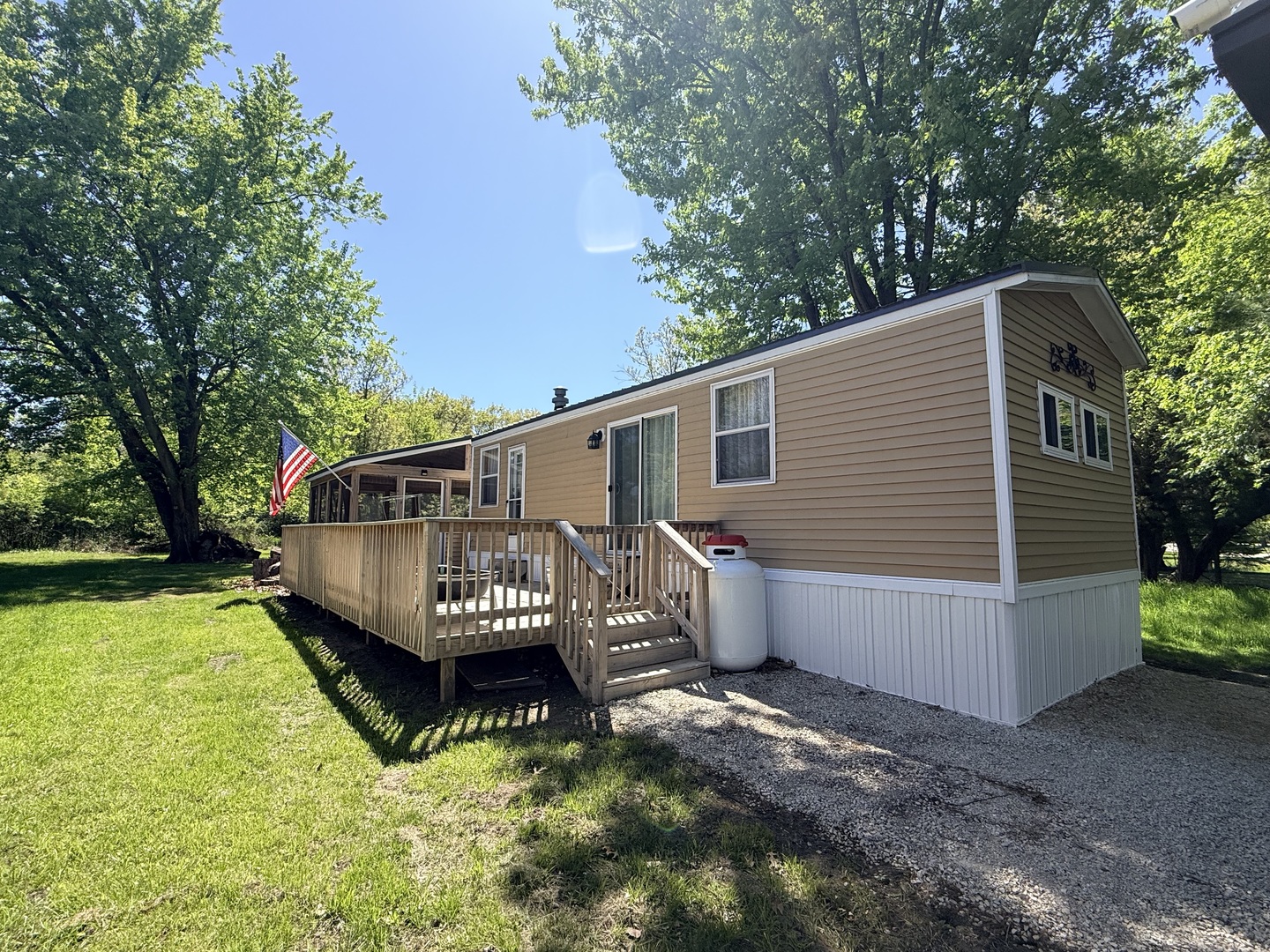 25-4 Woodhaven Lakes, Sublette, IL