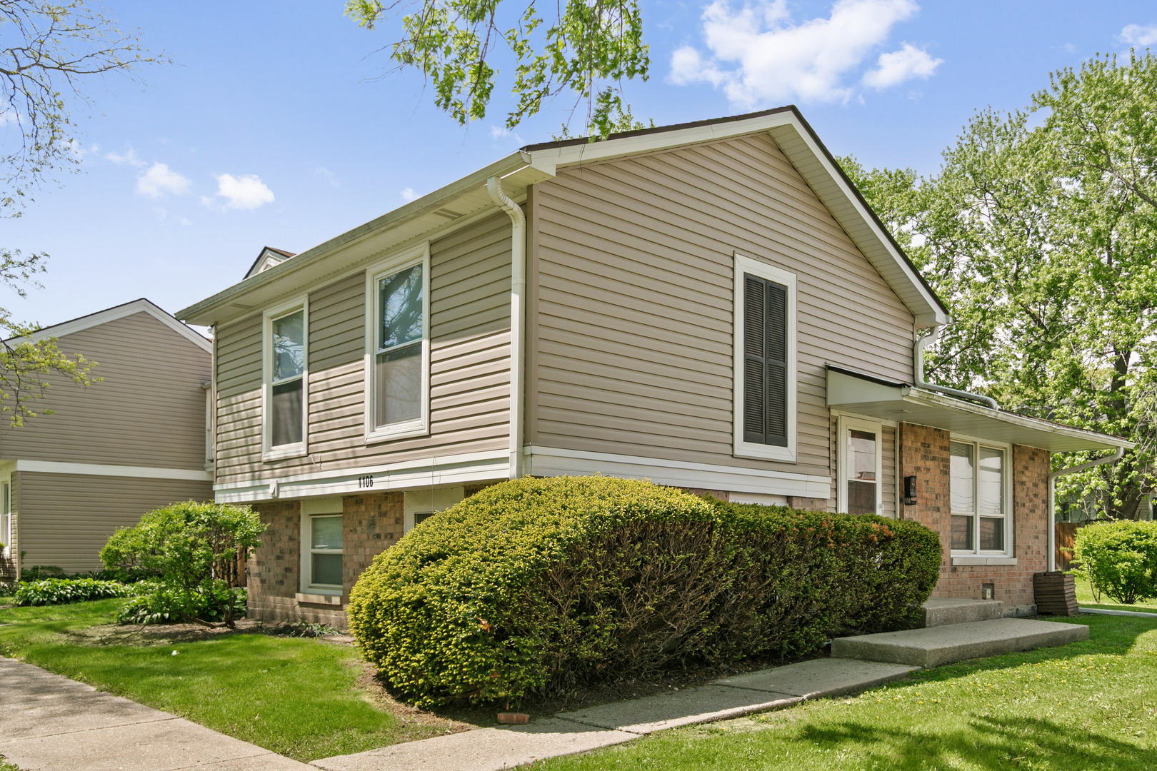 1106 Williamsburg Road, Country Club Hills, IL