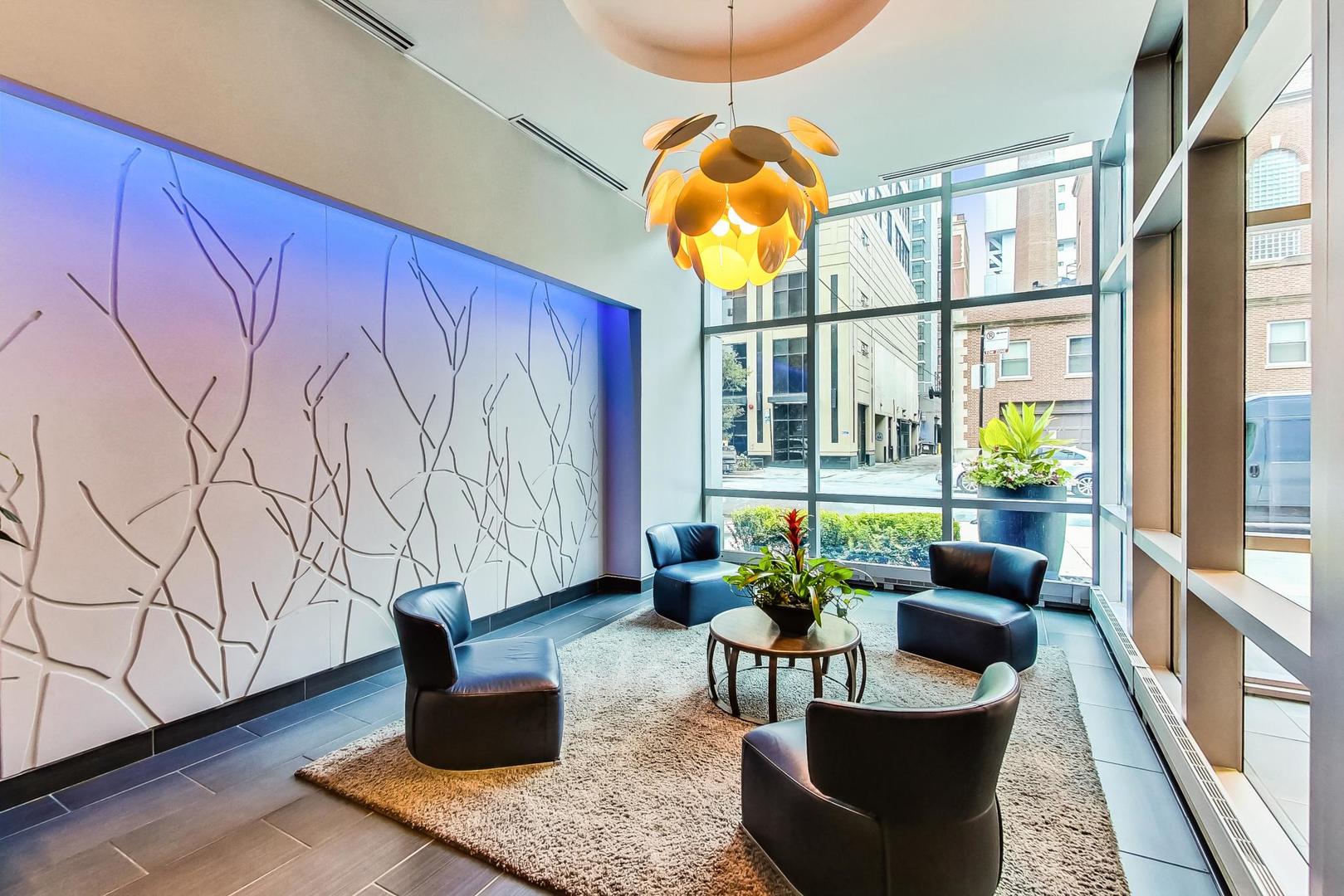 110 W SUPERIOR Street #2200, Chicago, IL