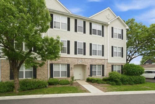 150 S Waters Edge Drive #F, Glendale Heights, IL