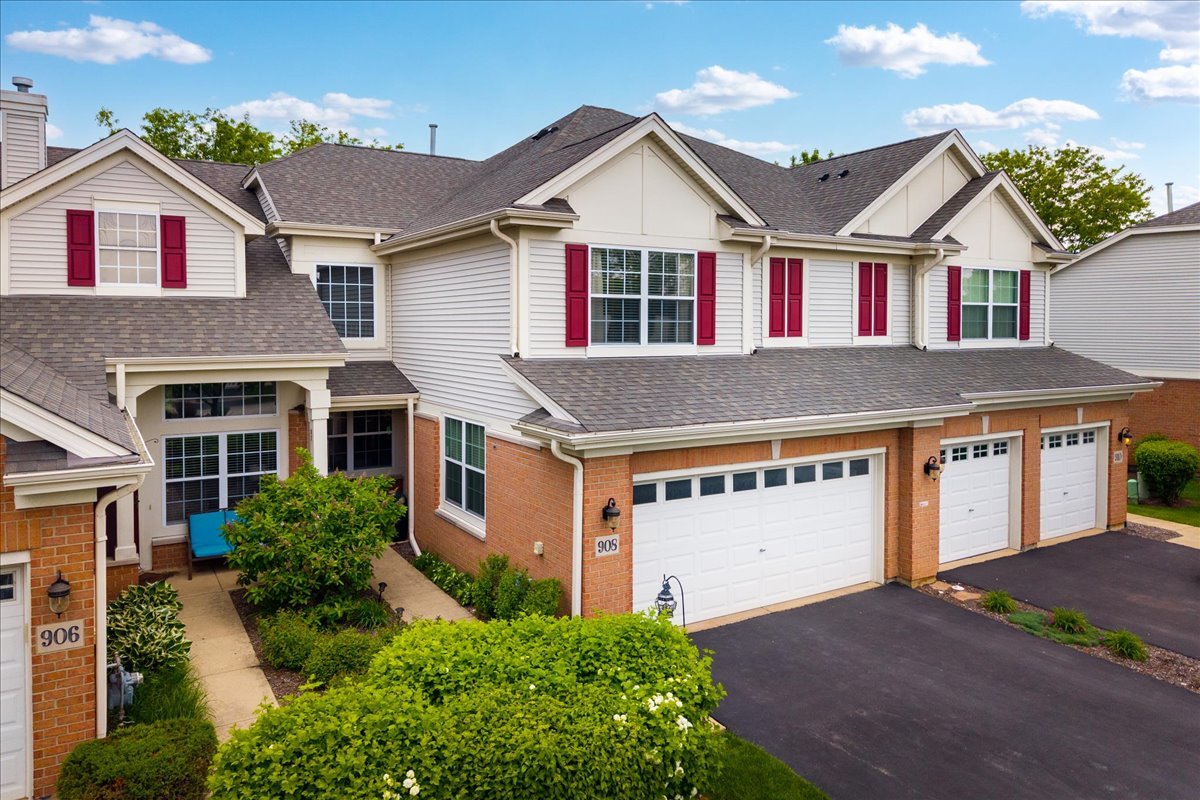 908 WINNERS CUP Court, Naperville, IL