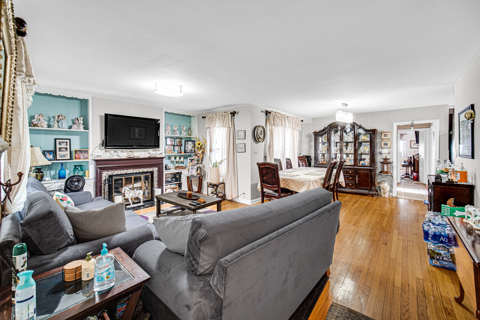 1604 Dobson Street, Evanston, IL