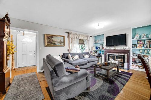 1604 Dobson Street, Evanston, IL