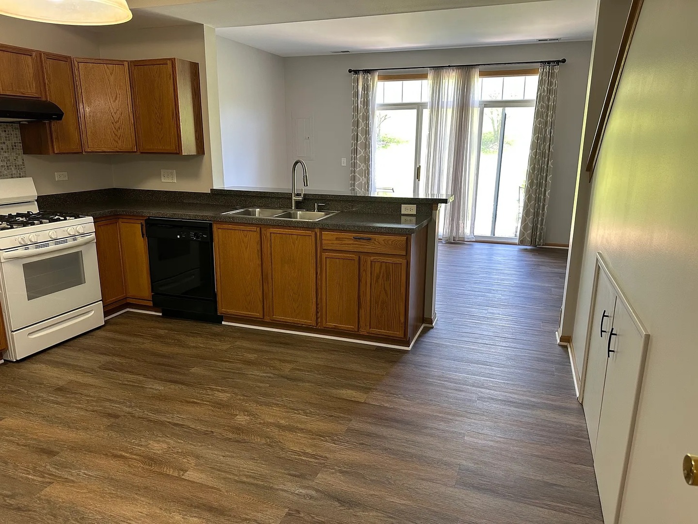 2240 Flagstone Lane, Carpentersville, IL