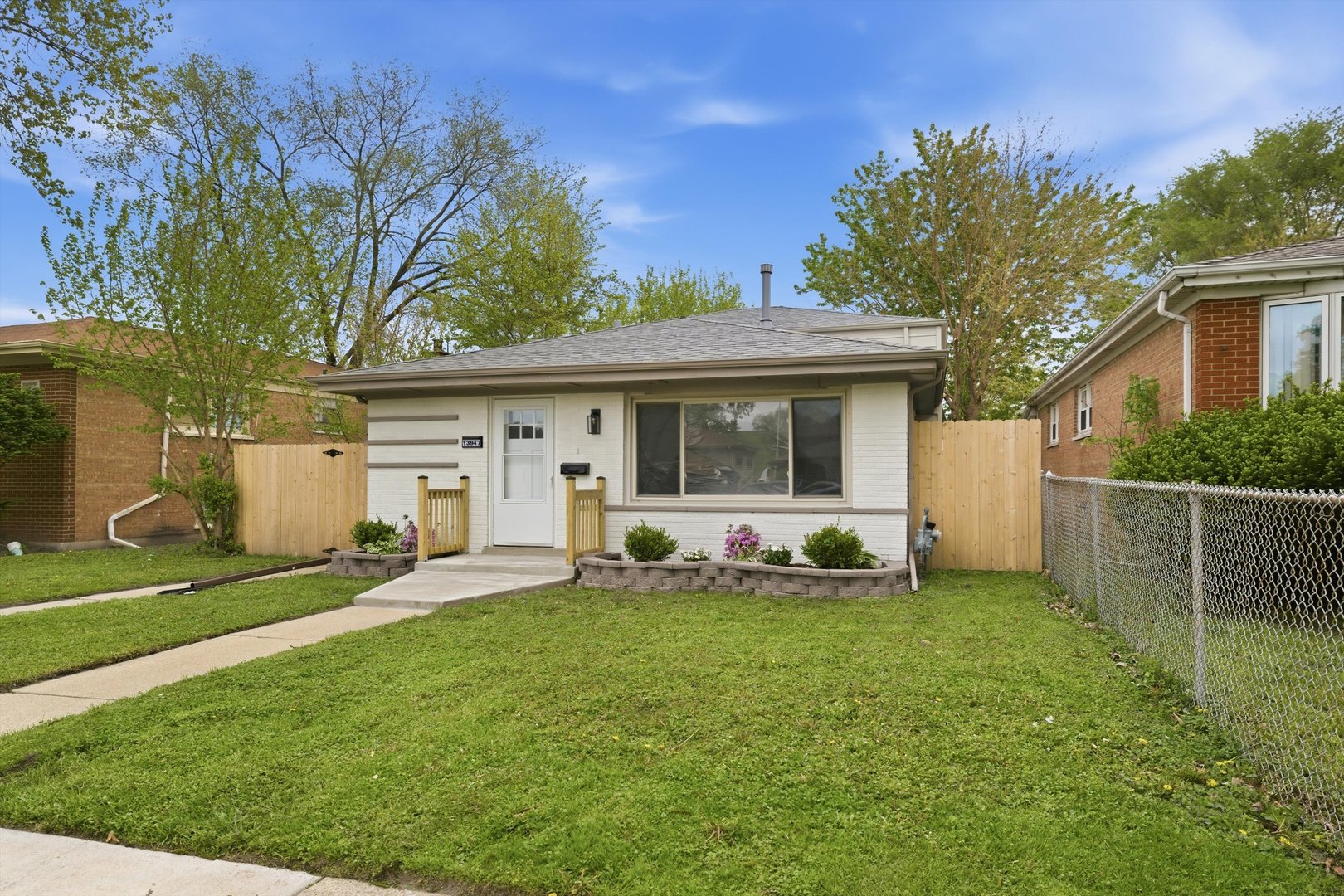 13947 S Saginaw Avenue, Burnham, IL