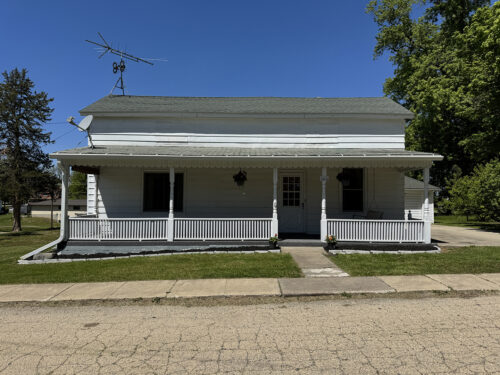 606 E Silk Street, Mt. Carroll, IL