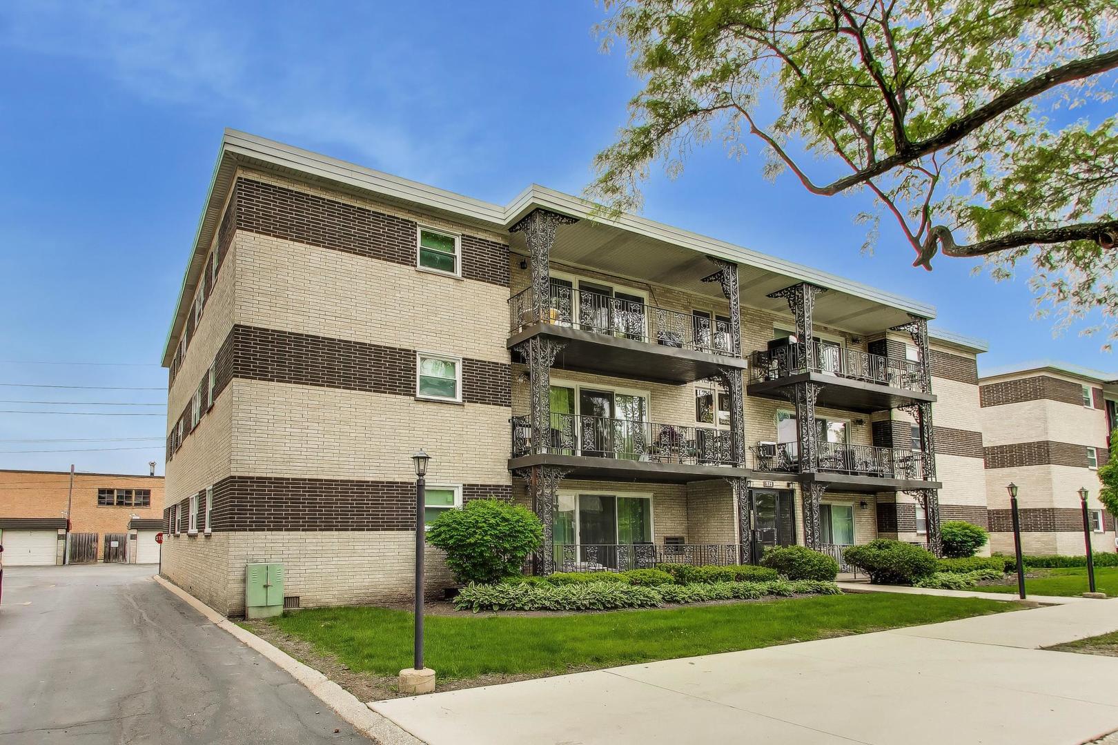 925 S 8th Avenue #12, La Grange, IL