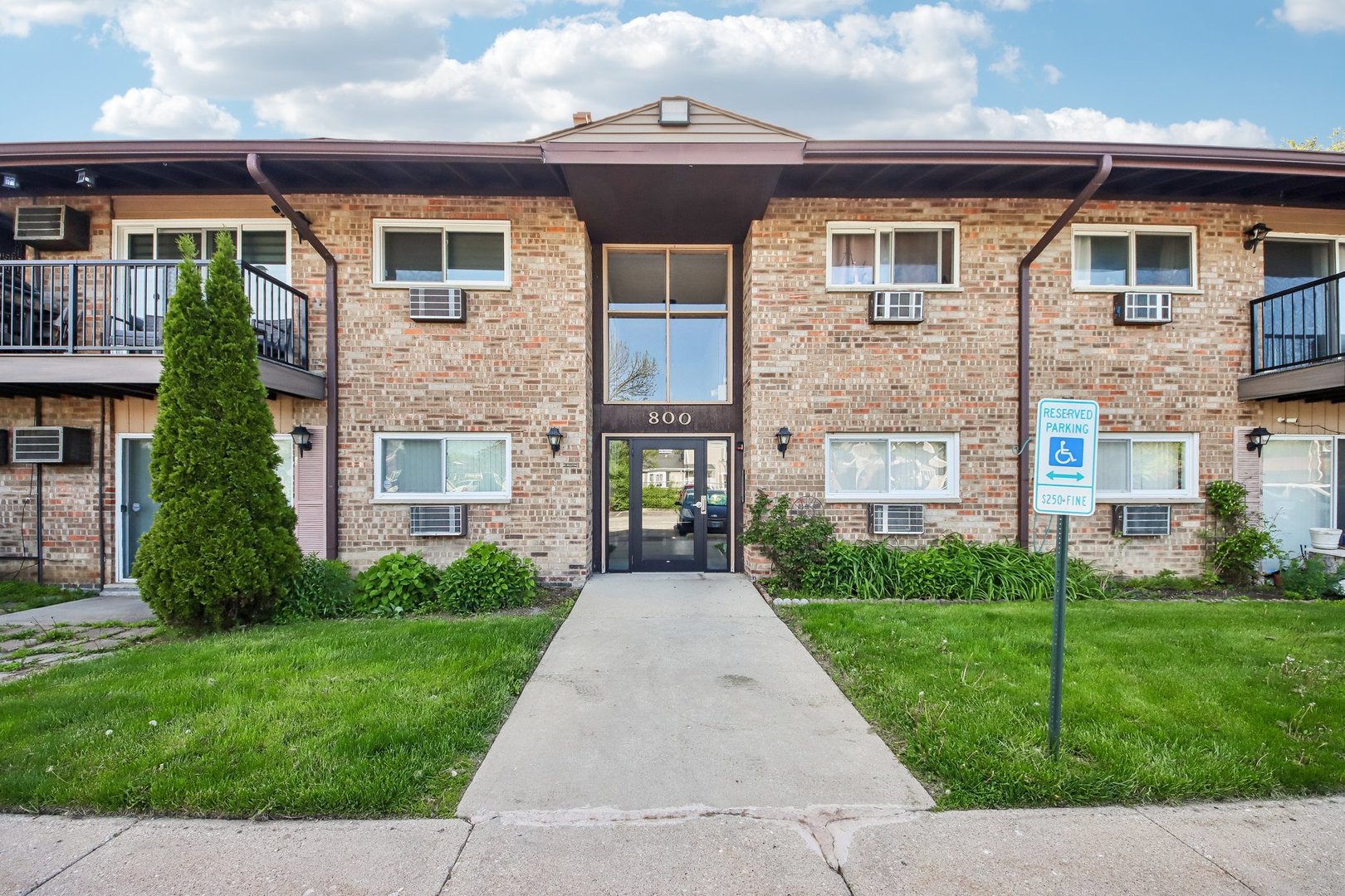 800 E Old Willow Road #208, Prospect Heights, IL