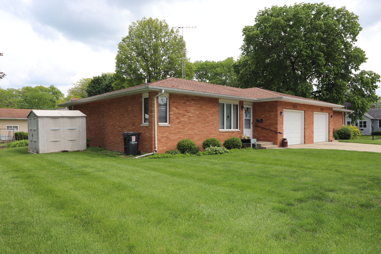 720-722 E North Street, Morris, IL