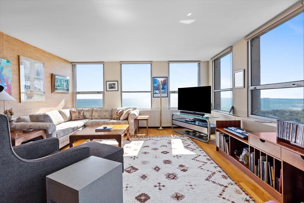 2626 N Lakeview Avenue #3308, Chicago, IL
