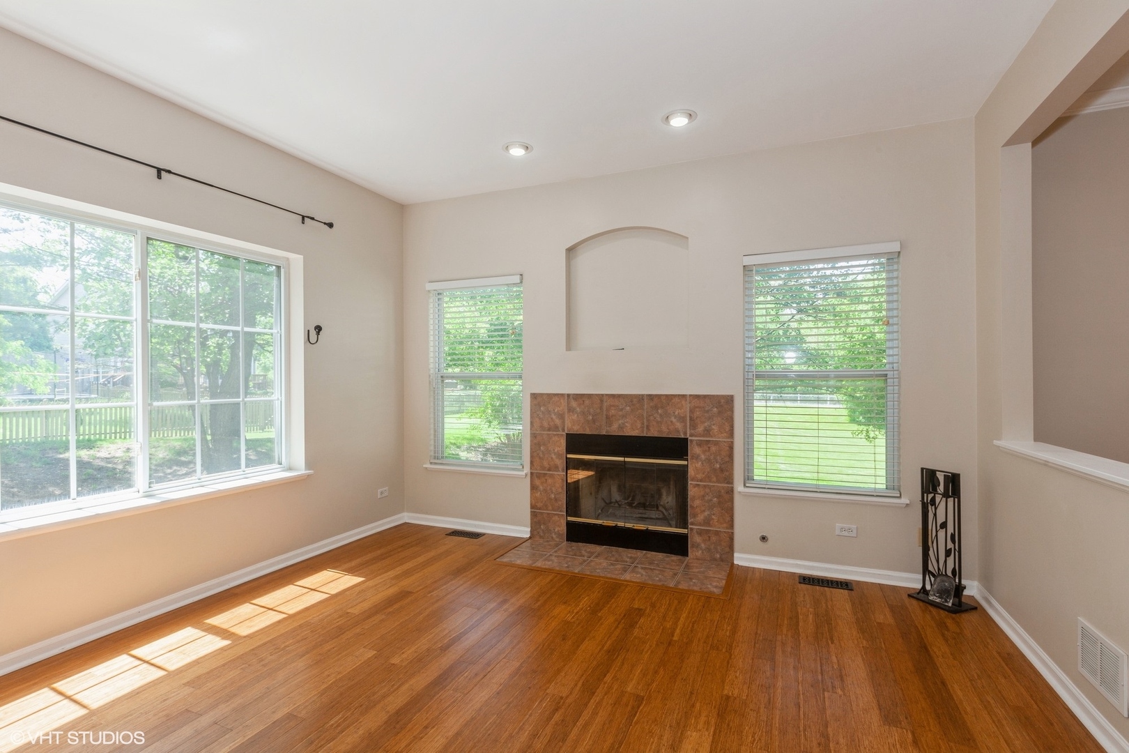 2215 Stoughton Drive #2215, Aurora, IL