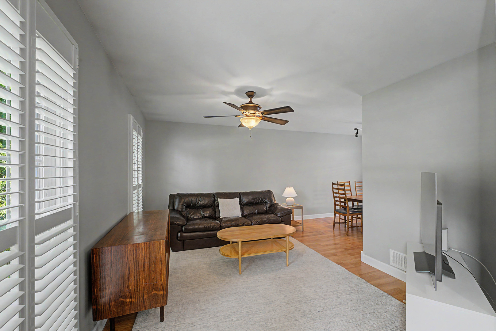 405 Carriage Hill Road, Naperville, IL