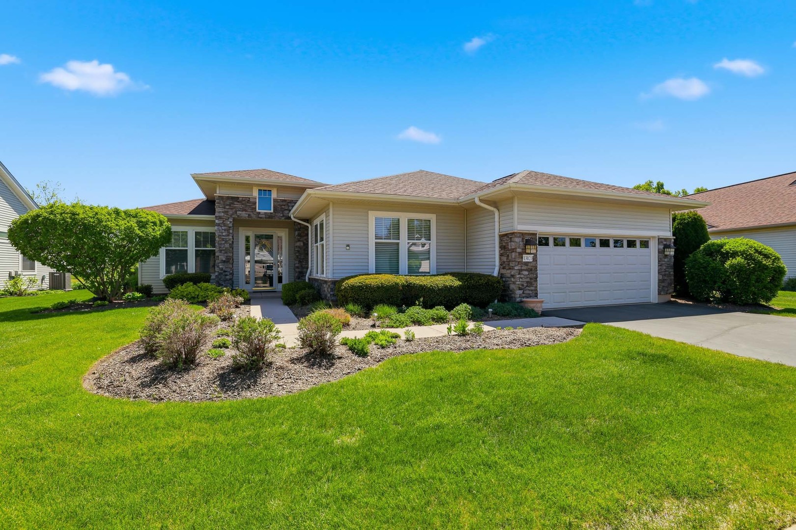 13021 Brookwood Drive, Huntley, IL