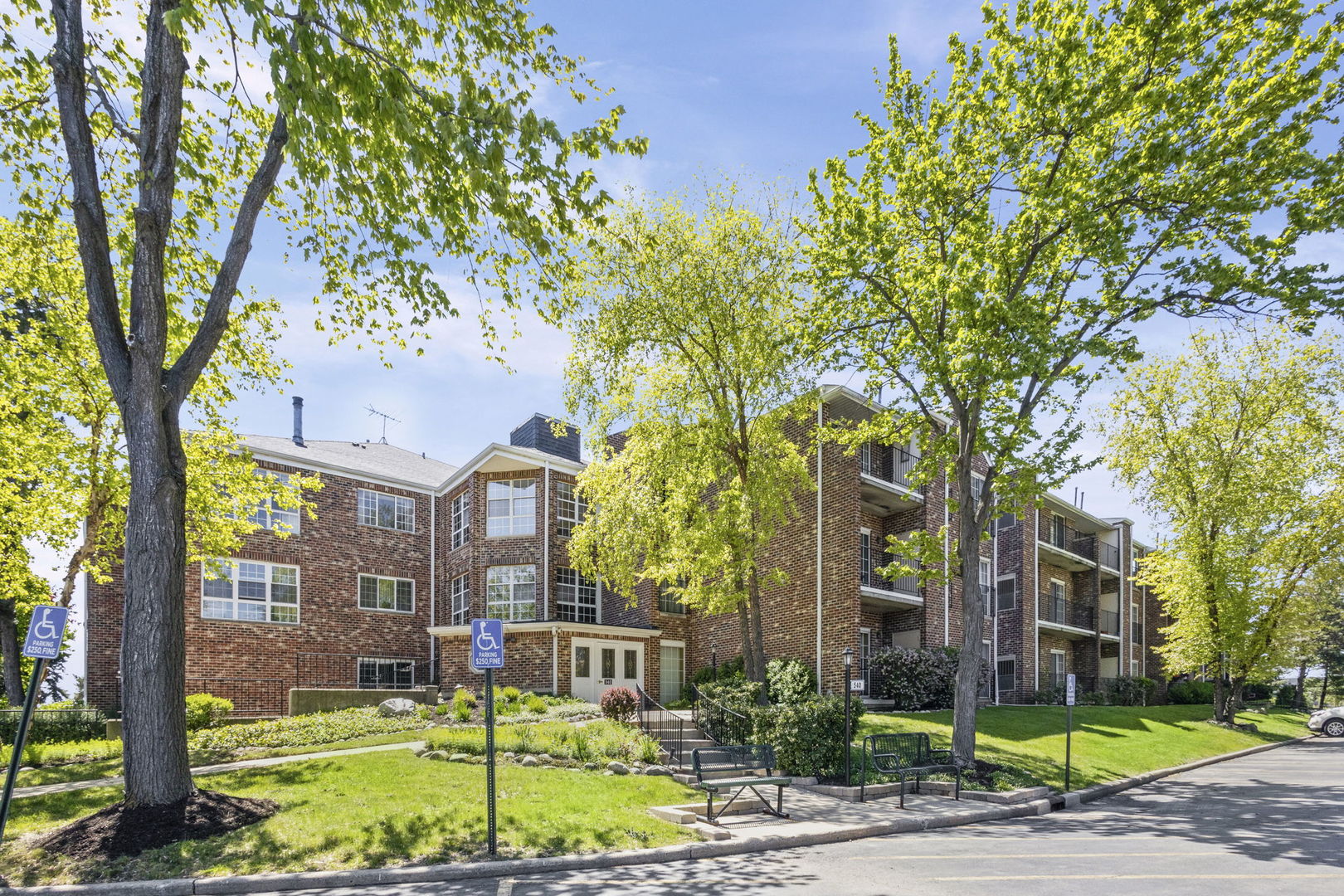 540 Biesterfield Road #B314, Elk Grove Village, IL