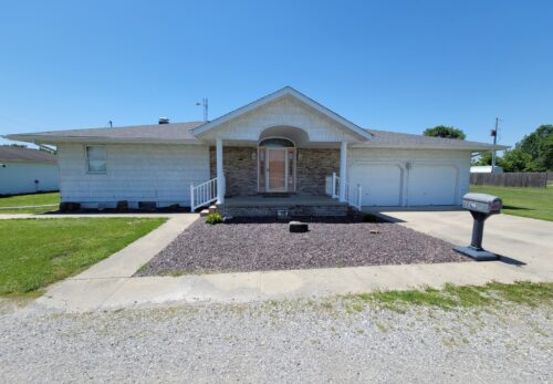 2705 S Broadway Avenue, Salem, IL