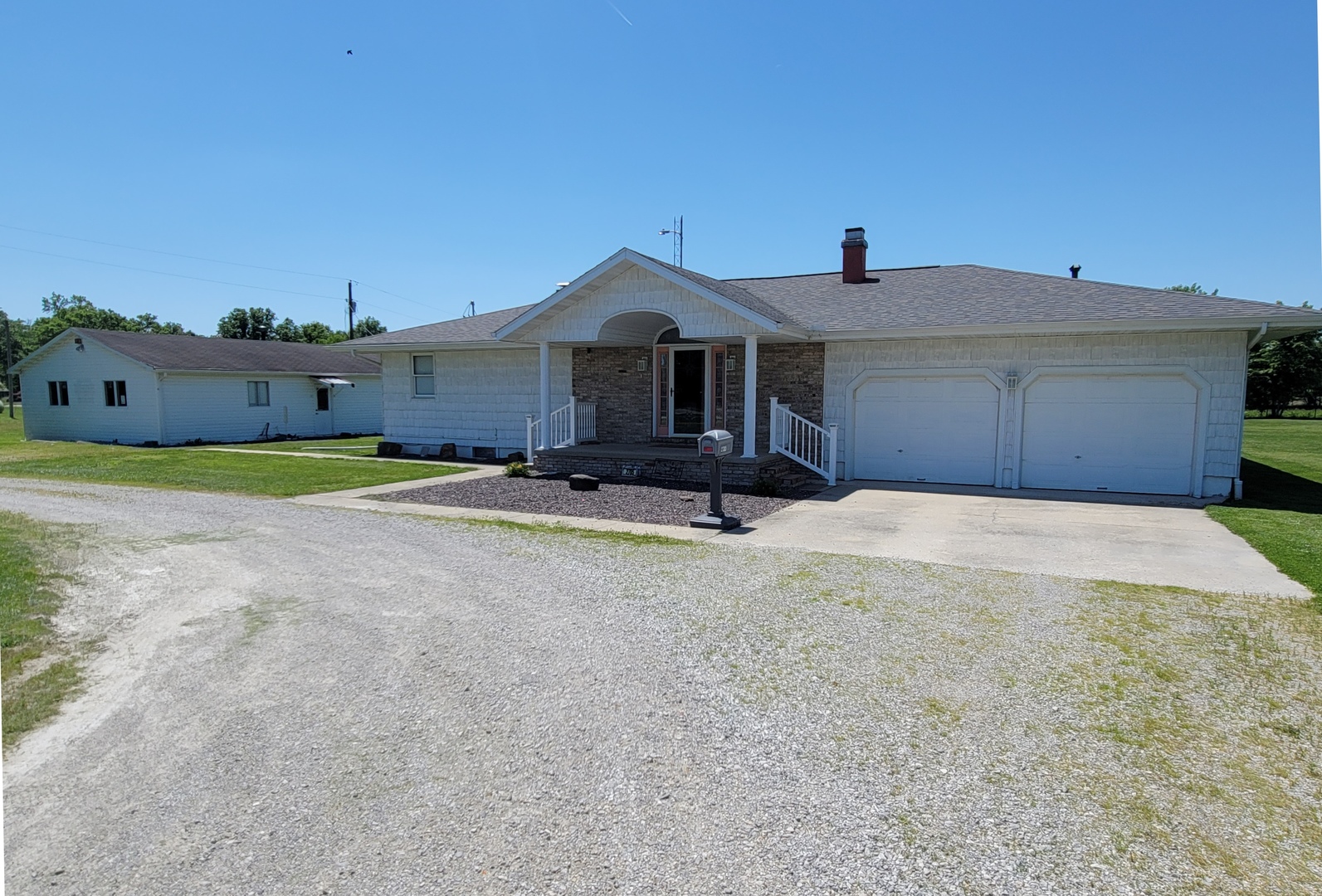 2705 S Broadway Avenue, Salem, IL