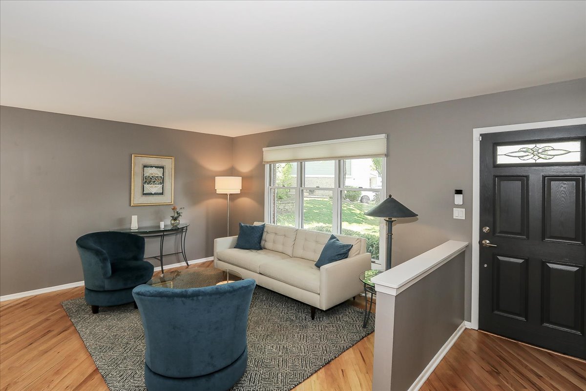 818 Indigo Court, Lake Zurich, IL