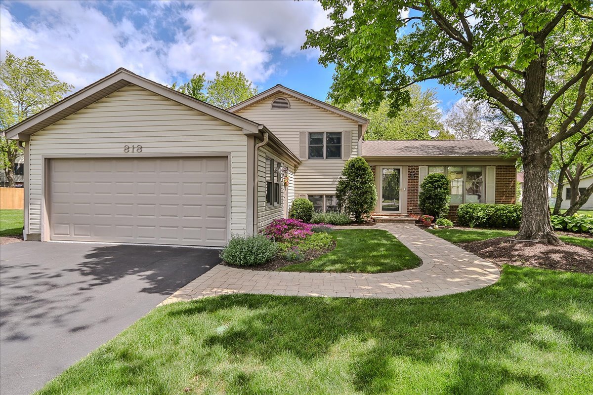 818 Indigo Court, Lake Zurich, IL