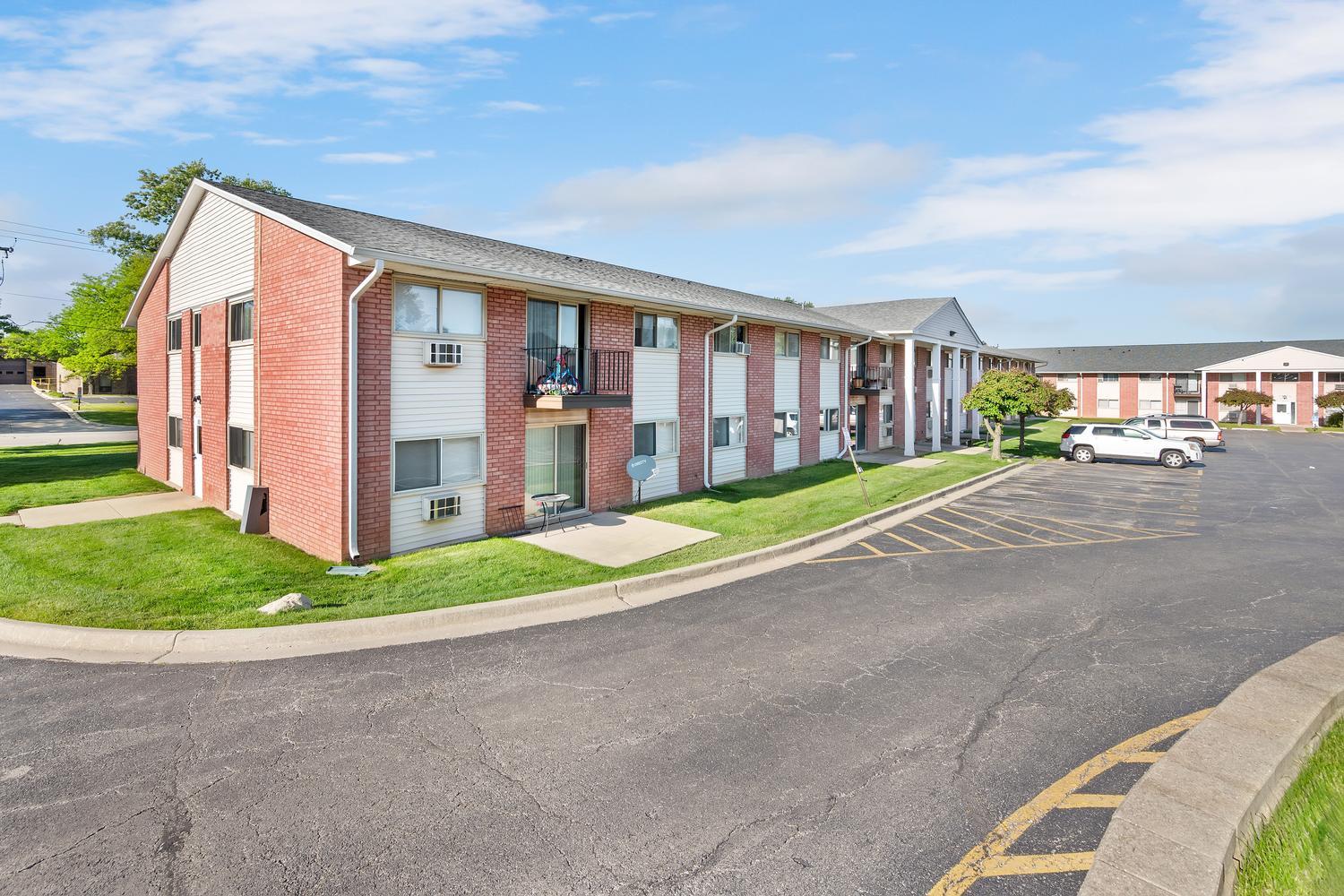 659 E FULLERTON Avenue #204, Glendale Heights, IL