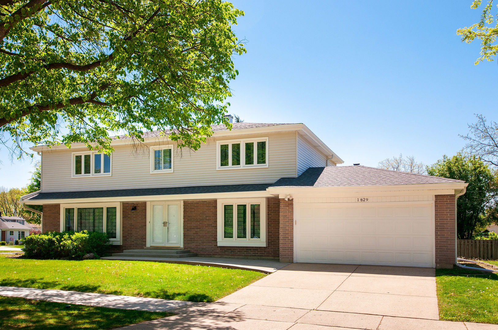 1829 E BITTERSWEET Lane, Mount Prospect, IL
