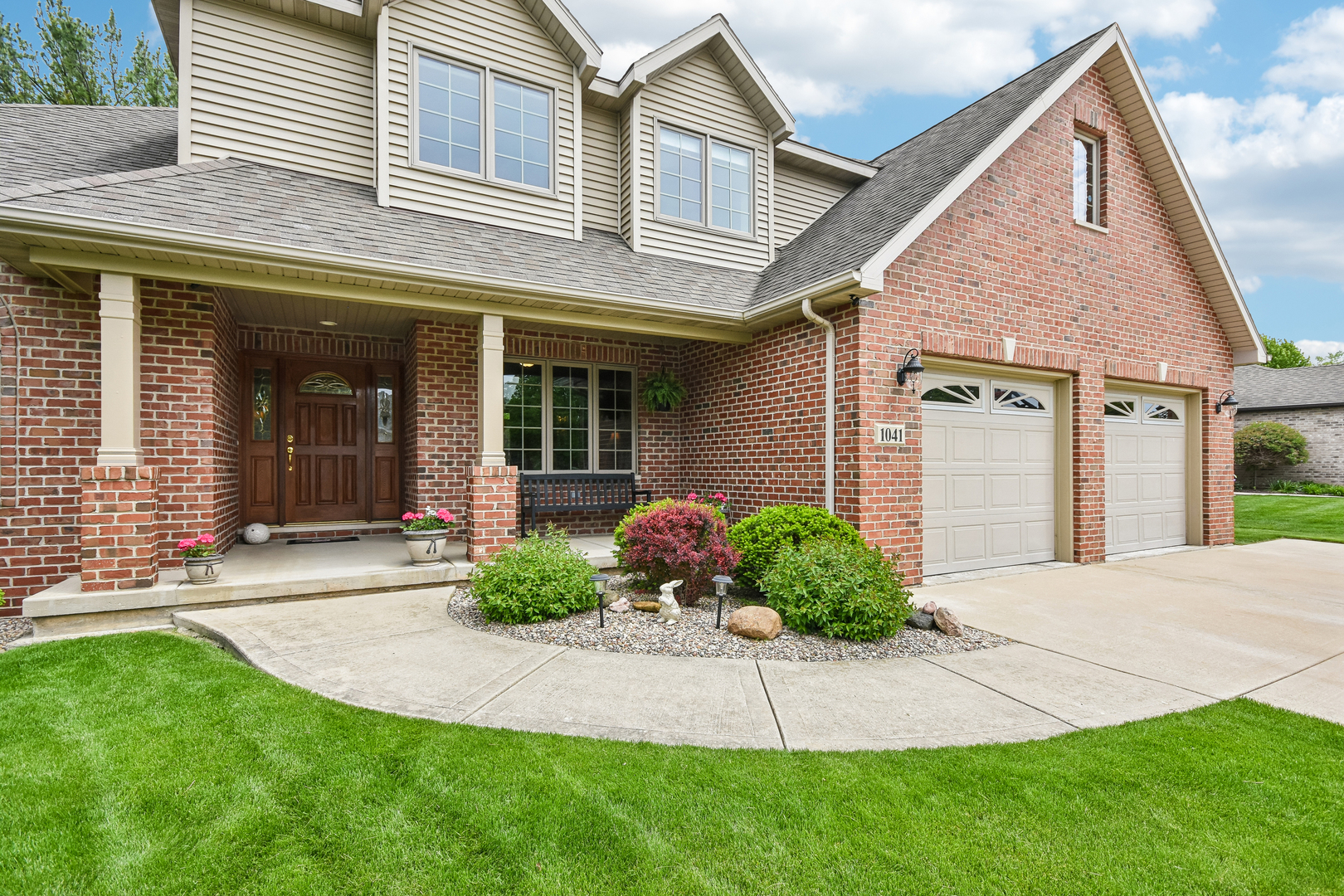 1041 Lakeview Drive, Morris, IL
