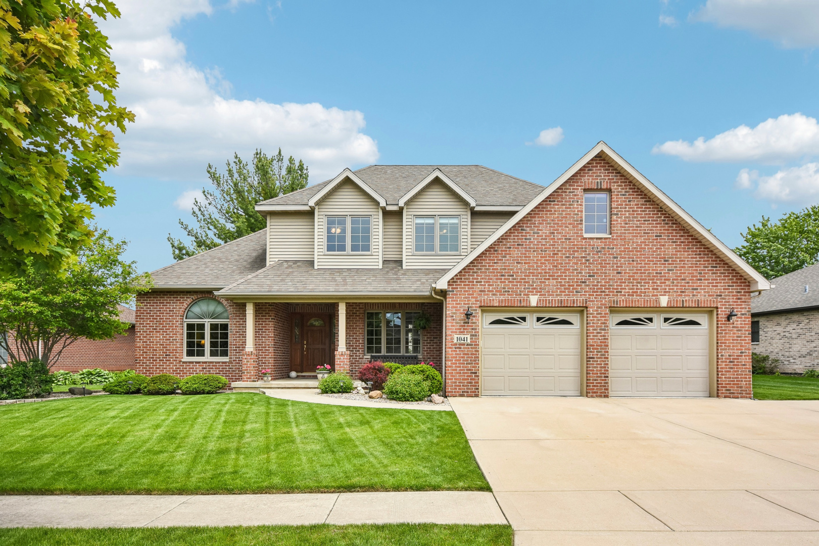 1041 Lakeview Drive, Morris, IL