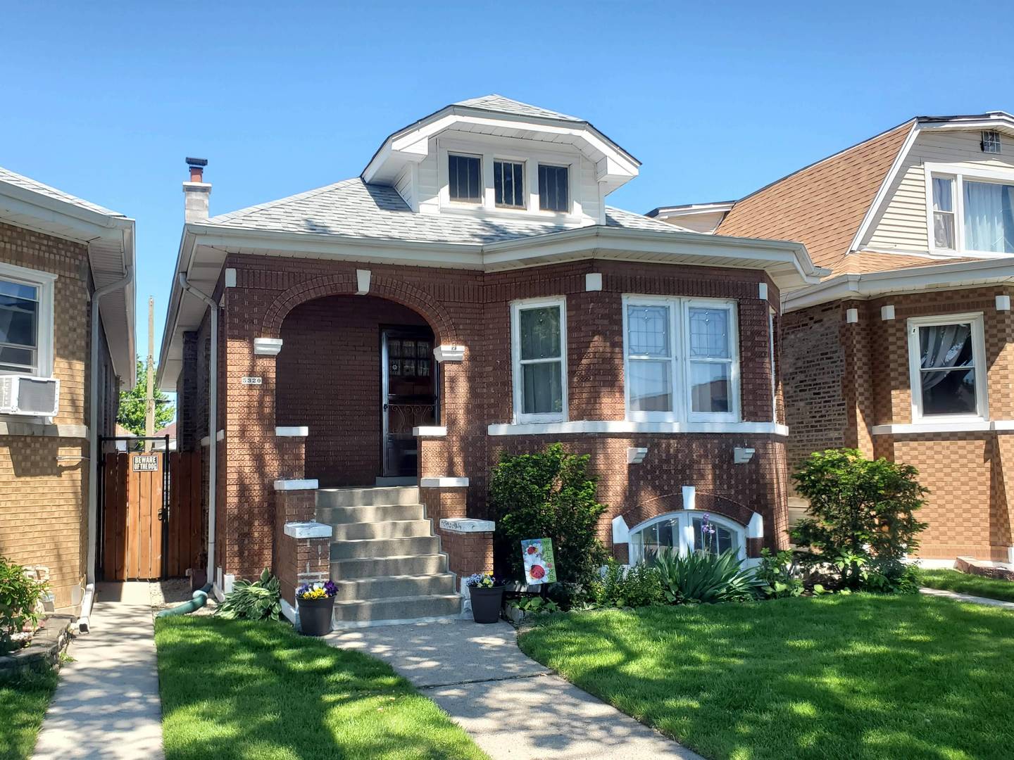 5320 W WOLFRAM Street, Chicago, IL