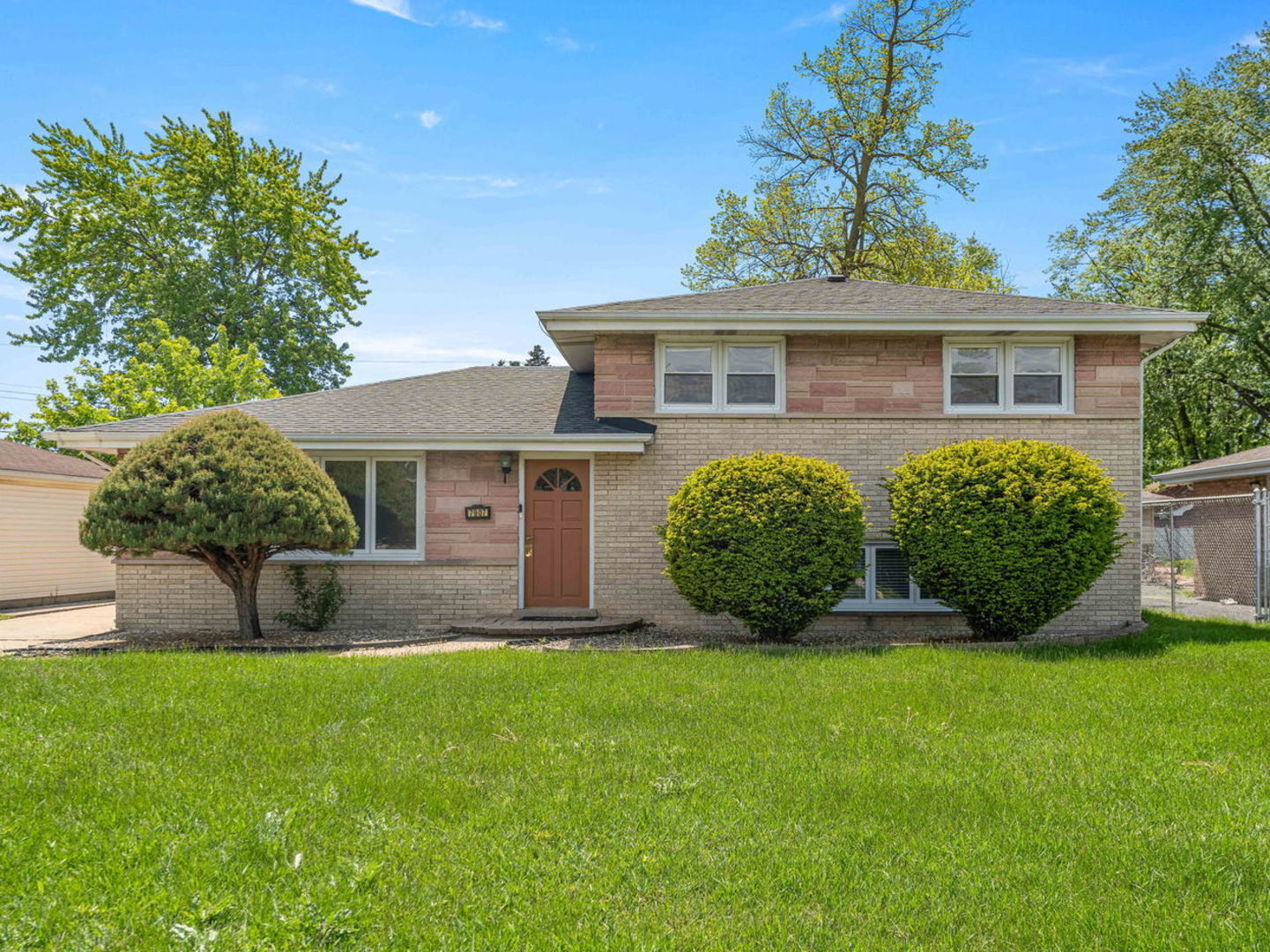 7907 W 74th Street, Bridgeview, IL