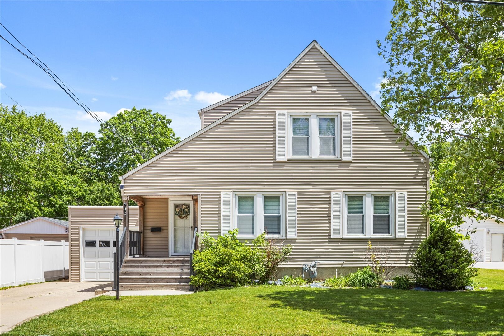 742 Chambers Street, Ottawa, IL
