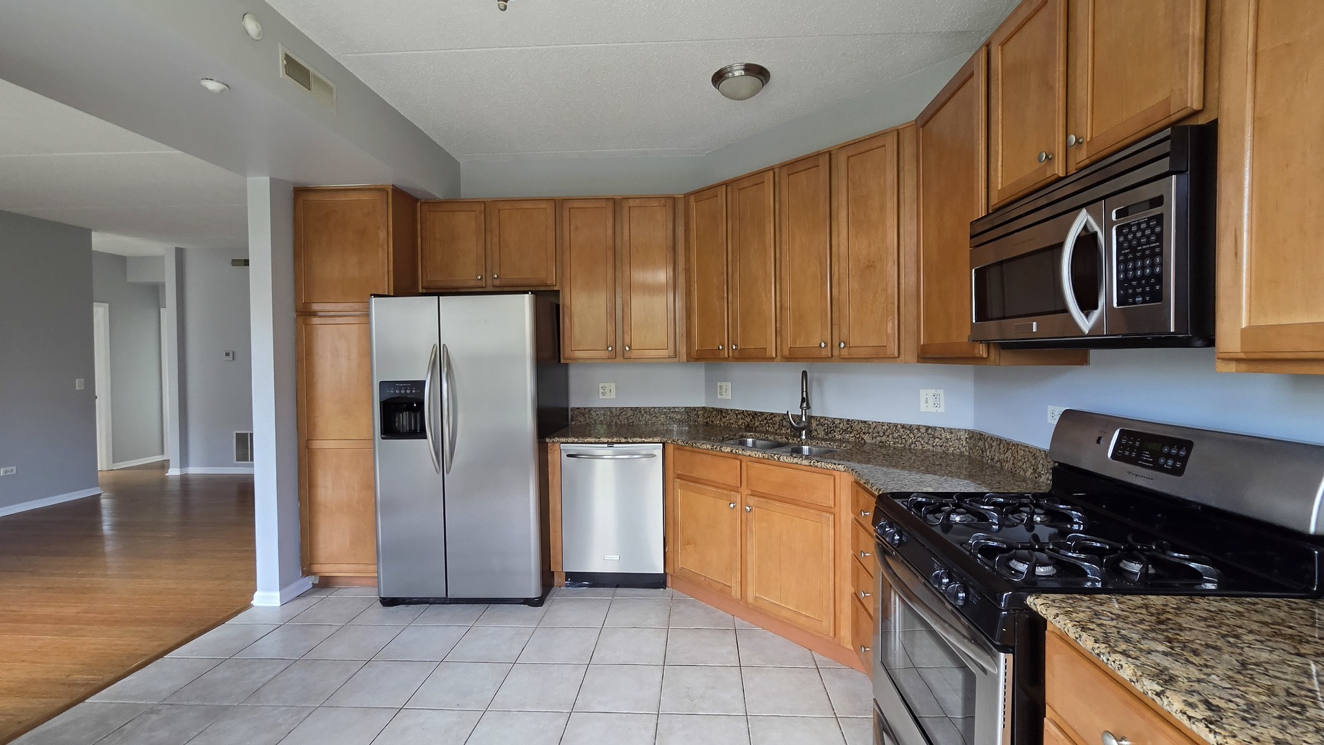 715 Astor Lane #401, Wheeling, IL