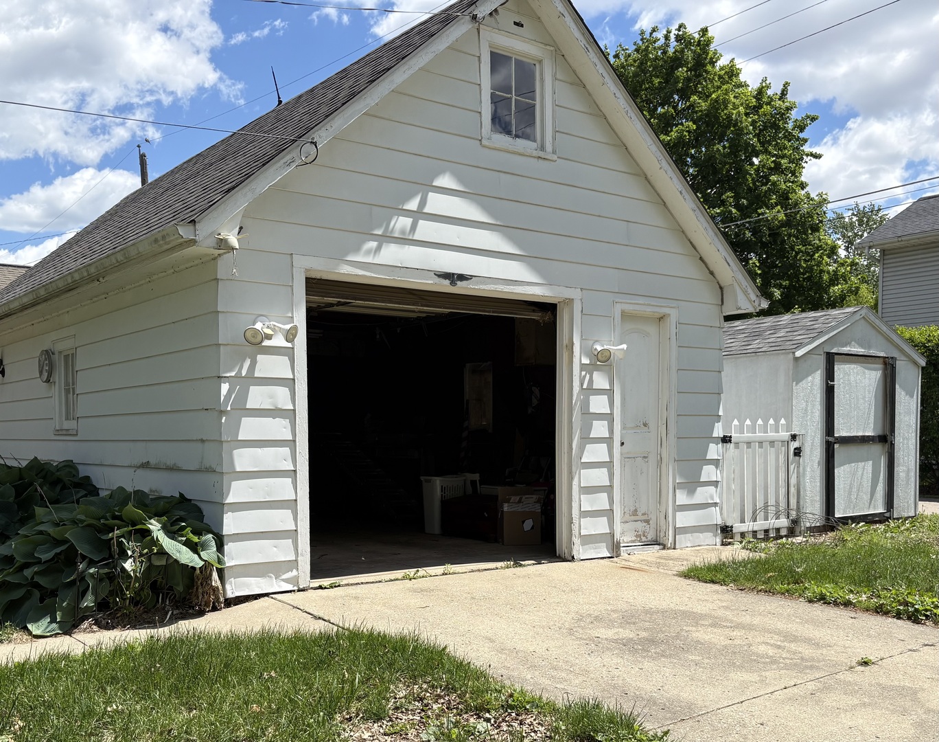 203 E Van Buren Street, Ottawa, IL