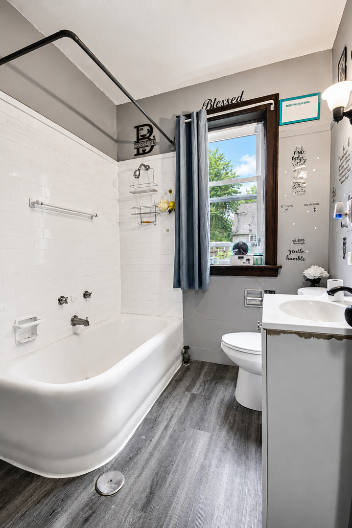8047 S Hermitage Avenue, Chicago, IL