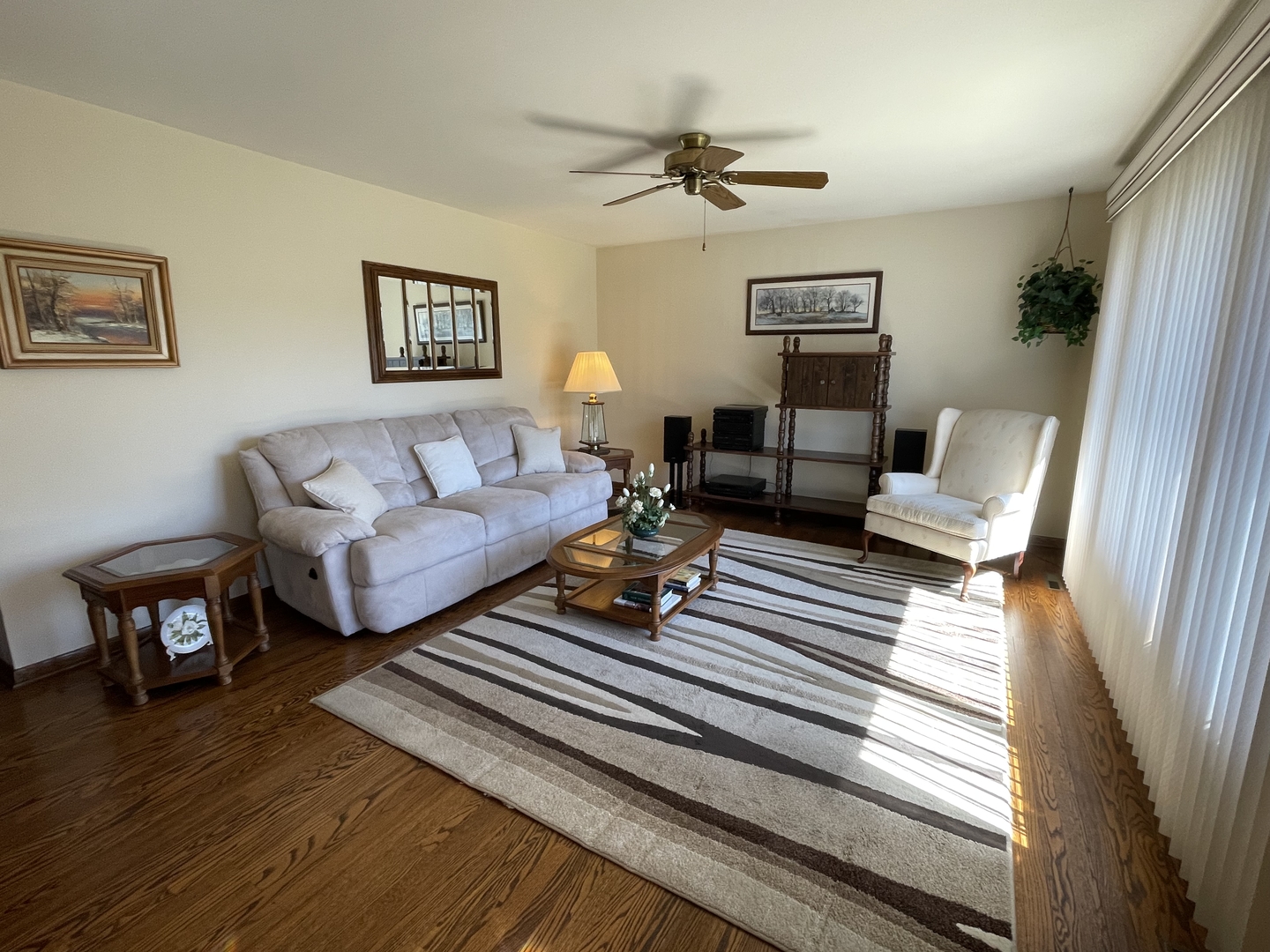 10228 S 80th Court, Palos Hills, IL