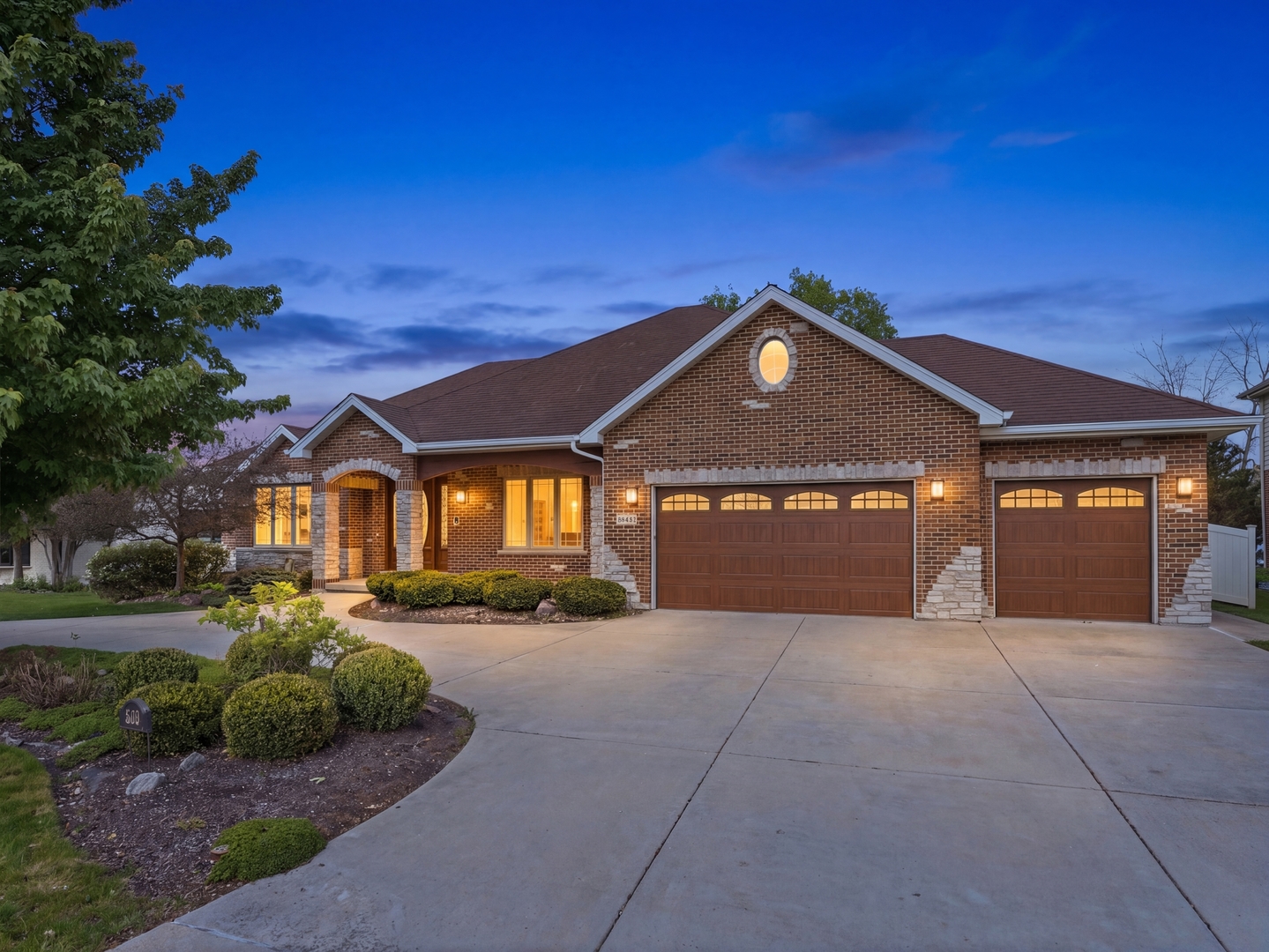 5605 S Kensington Avenue, Countryside, IL