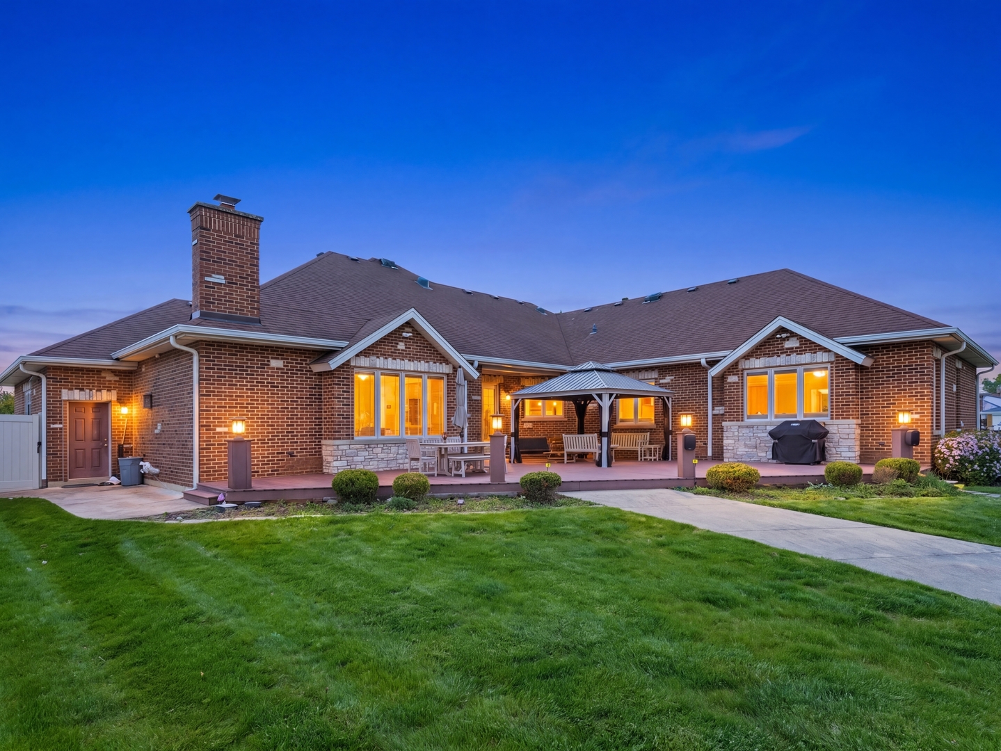 5605 S Kensington Avenue, Countryside, IL